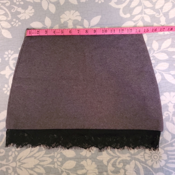 Zara mini skirt - Picture 2 of 4